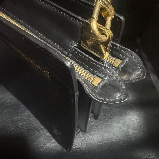 VUITTON セカンドバッグ