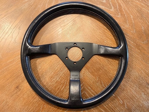 MOMO 正規品　美品　φ 37　ステアリング　メーカーオプション　レザー　