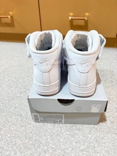 ⭐︎試着のみ⭐︎Nike Air Force 1 MID 22センチ