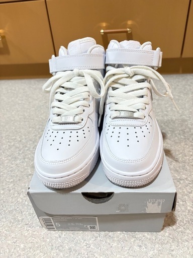 ⭐︎試着のみ⭐︎Nike Air Force 1 MID 22センチ