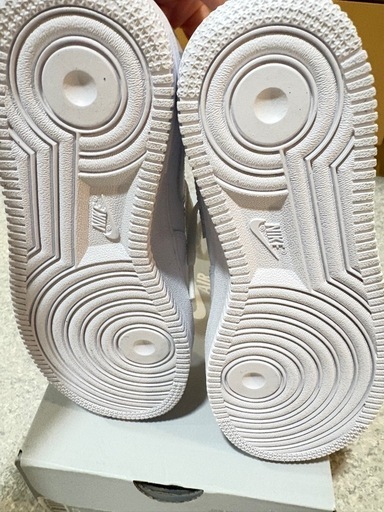 ⭐︎試着のみ⭐︎Nike Air Force 1 MID 22センチ
