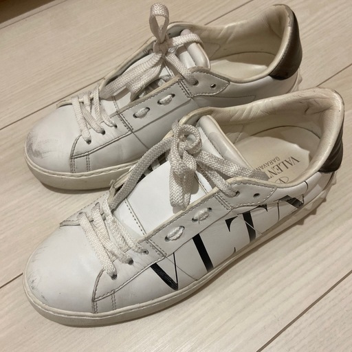 VALENTINO GARAVANI VLTN レザースニーカー