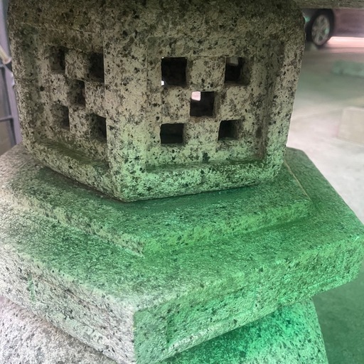 御影石　灯篭　高さ65cm 傘径60cm