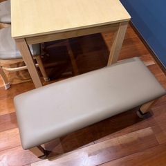 ダイニングテーブル4点セットの画像