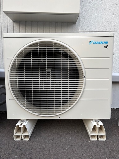 2022年製 ダイキン 6畳用エアコン（室内機・室外機セット）【S22ZTES-W】