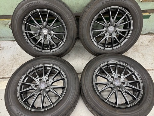ヨコハマ　ブルーアース225/65R17  　アルミホイール付き
