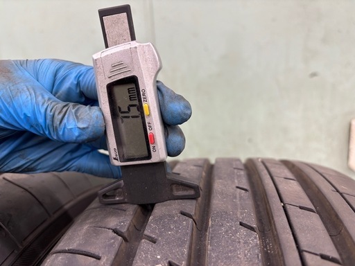 ヨコハマ　ブルーアース225/65R17  　アルミホイール付き
