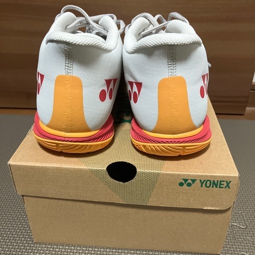 バドミントンシューズ 28.0cm ほぼ未使用 YONEXパワークッション コンフォート Z ワイド ミッド