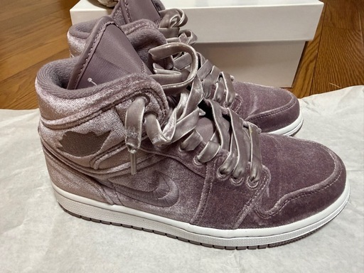 NIKE エアジョーダン1MIDSE パープルベルベット