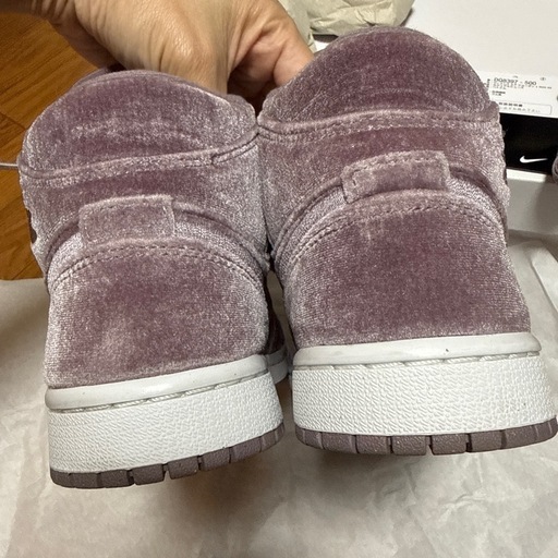 NIKE エアジョーダン1MIDSE パープルベルベット