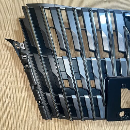TOYOTA トヨタ 80 エスクァイア 後期 純正 フロントグリル ラジエーターグリル バンパーグリル 53101-28630 53111-28770 53115-28110 ZRR80 / ZWR80