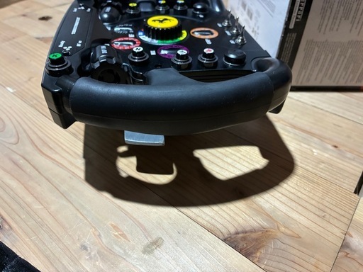 ハンコン　THRUSTMASTER Ferrari F1 Wheel Add On