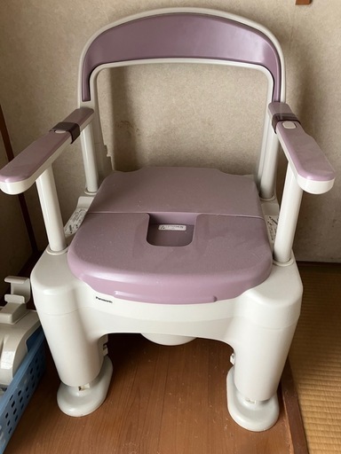 シャワーキャリーとポータブルトイレ