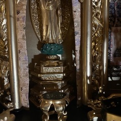 豪華な仏壇の画像