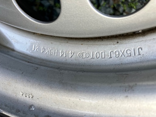 26年製新品165 55 15インチpcd100 4穴　6j  