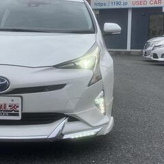 🚨街を切り裂く白の閃光🚨カスタム極まるプリウス、ただのエコカーじゃ終わらせない。　の画像