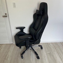 美品ゲーミングチェアAKRacing AKR-PREMIUM/LOW-RAVEN エーケー 