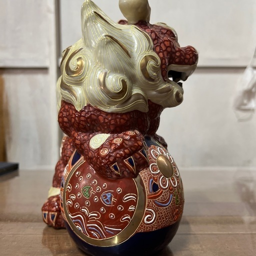 九谷焼 玉獅子 陶器製 唐獅子 獅子 シーサー 狛犬 工芸品 色絵 金彩 オブジェ 飾り物 置物 縁起物 厄除け 風水 美術品 骨董