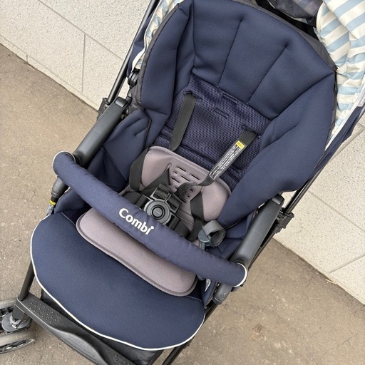 コンビ　ベビーカー　スゴカルα 4 キャス　Light