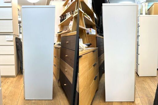 ♪ハートをあしらった可愛いデザインのキャビネット♪