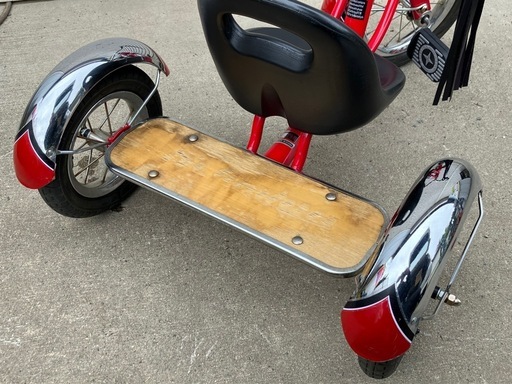 シュウィン ロードスター 三輪車 レトロ調 アメリカン SCHWINN