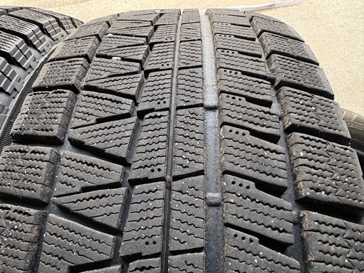 BS REVO GZ 225/55R17 4本 8-9分山 アルファードセルシオフーガ 古いけど極上の溝 冬タイヤ BS REVO GZ 225/55R17 4本 8-9分山 アルファードセルシオフーガ 古いけど