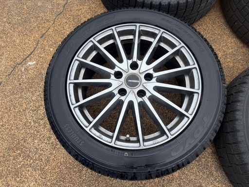 215/55R17 TOYO スタッドレス 残溝8部山以上 アルミ付 4本