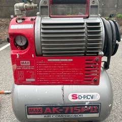 【動作確認済み・整備済み】MAX エアコンプレッサー AK-715PII エアホース付き 新品レギュレーター交換済み ピストン・シリンダー良好 の画像