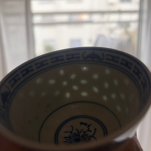 【美品】中国景徳鎮 青華玲瓏磁 急須＆湯呑みセット 竹製カップホルダー付き 米通磁 茶器