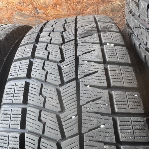 極上タイヤ　YOKOHAMA ヨコハマ　IG70 215/45R17 スタッドレス　タイヤ　2022年製　17インチ