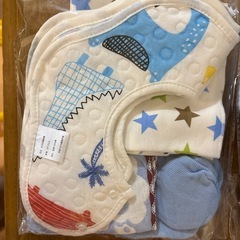 赤ちゃん　プレゼント　枕　スタイ　靴下　　の画像