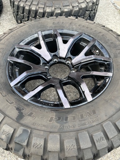 RAYSホイール+おまけ:オフロードタイヤ(BF Goodrich Mud-Terrain ランクルプラド150/ハイラックスサーフ/ハイラックス/FJクルーザー等用)4本セット