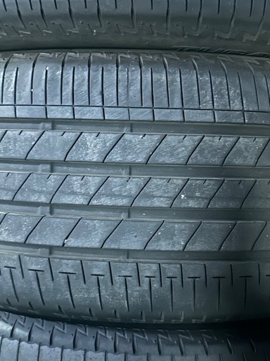 215/45R18  ブリヂストン　タイヤのみ