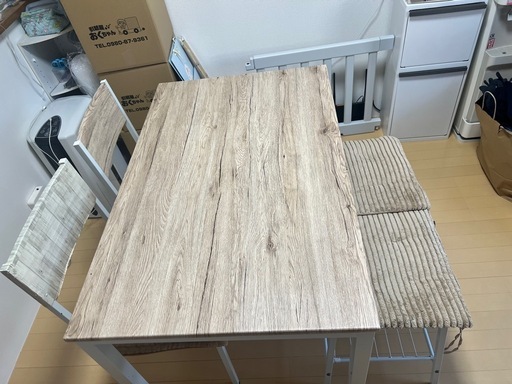 ダイニングテーブル