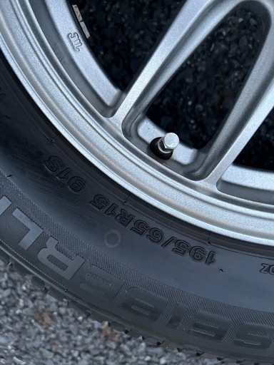【バリ山・高年式含む】交渉可　15インチ 軽量ホイール＆タイヤ4本 195/65R15
