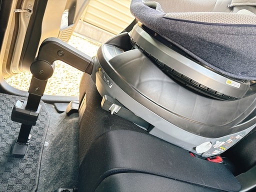 Combi クルムーヴ ISOFIX 回転式 チャイルドシート 新生児対応