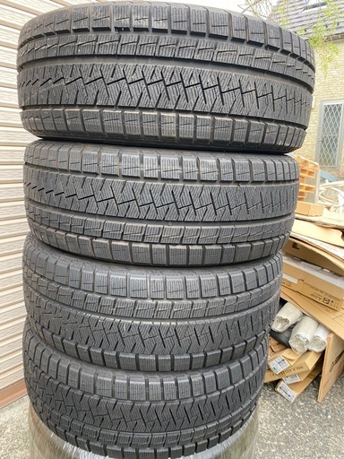 ピレリ　235/55R19 スタッドレス 