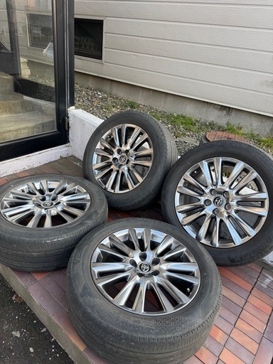 トヨタ純正 60系ハリアー 中古  18インチ タイヤホイール  溝無し 
★ハイグロス★ 18×7.5J 5穴PCD114.3+45  オマケタイヤ235/50R18 4本セット !! 20 30アルファード、エスティマ、他