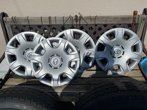 ハイエース　純正タイヤホイール　4本　新車外し