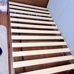 【決まりました】ニトリ セミダブルベッドフレーム+マットレス付 コンセント付きの画像