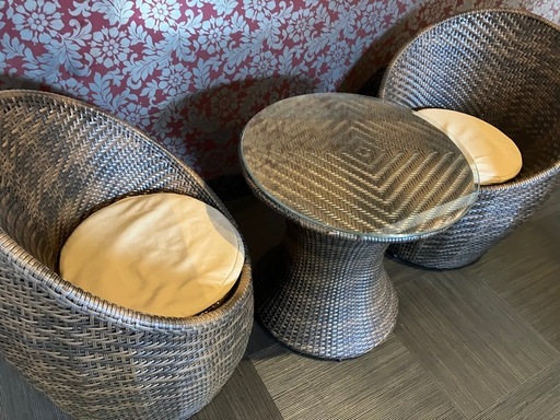 オシャレなテーブルと机