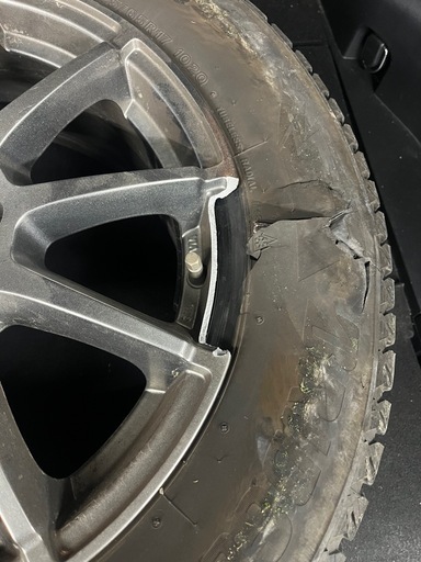BRIDGESTONE  スタッドレス　225/65/R17 4本セット