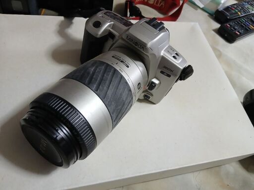 フィルムカメラ2台と望遠レンズ各種