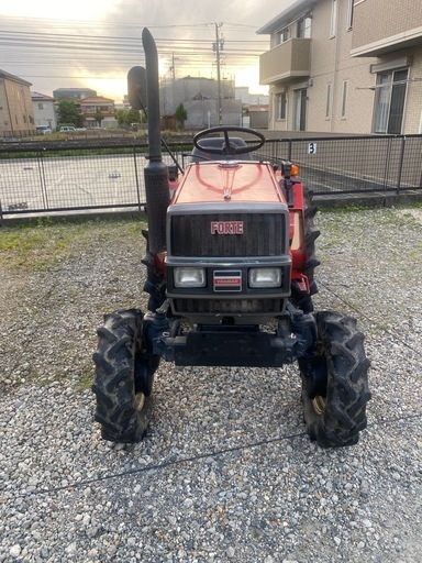 ヤンマー トラクターFH16D 4WD
【愛知県一宮市現地引取限定】 自動水平 ディーゼル