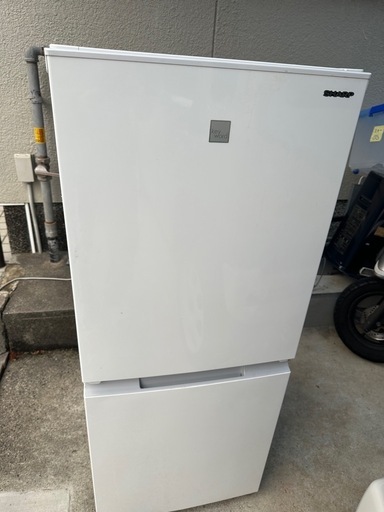 運搬手段ない方応援！高年式シャープ冷凍冷蔵庫152L (ありちゃん 
