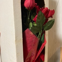 造花のバラ　インテリアの画像