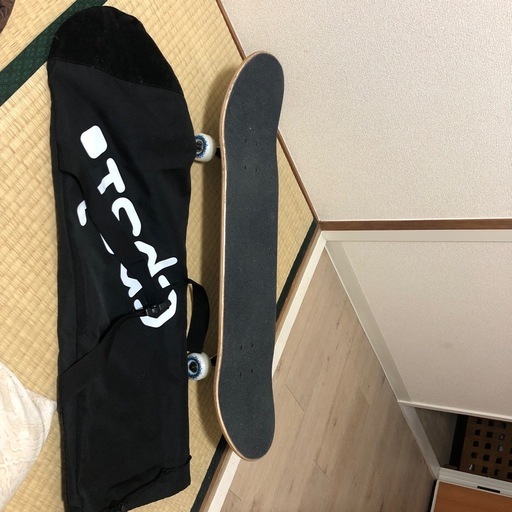 スケートボード及び携帯用袋