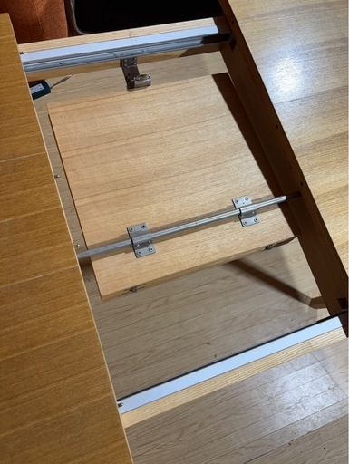 D1305  伸長式ダイニングテーブル　サビあり（金具）　ナット、ワッシャー、スプリングワッシャー一本欠