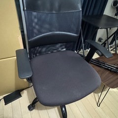 洗濯機と椅子の画像