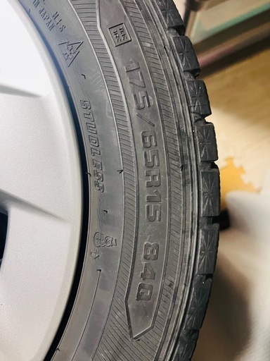 15インチのGOODYEARタイヤとホイールセット。
